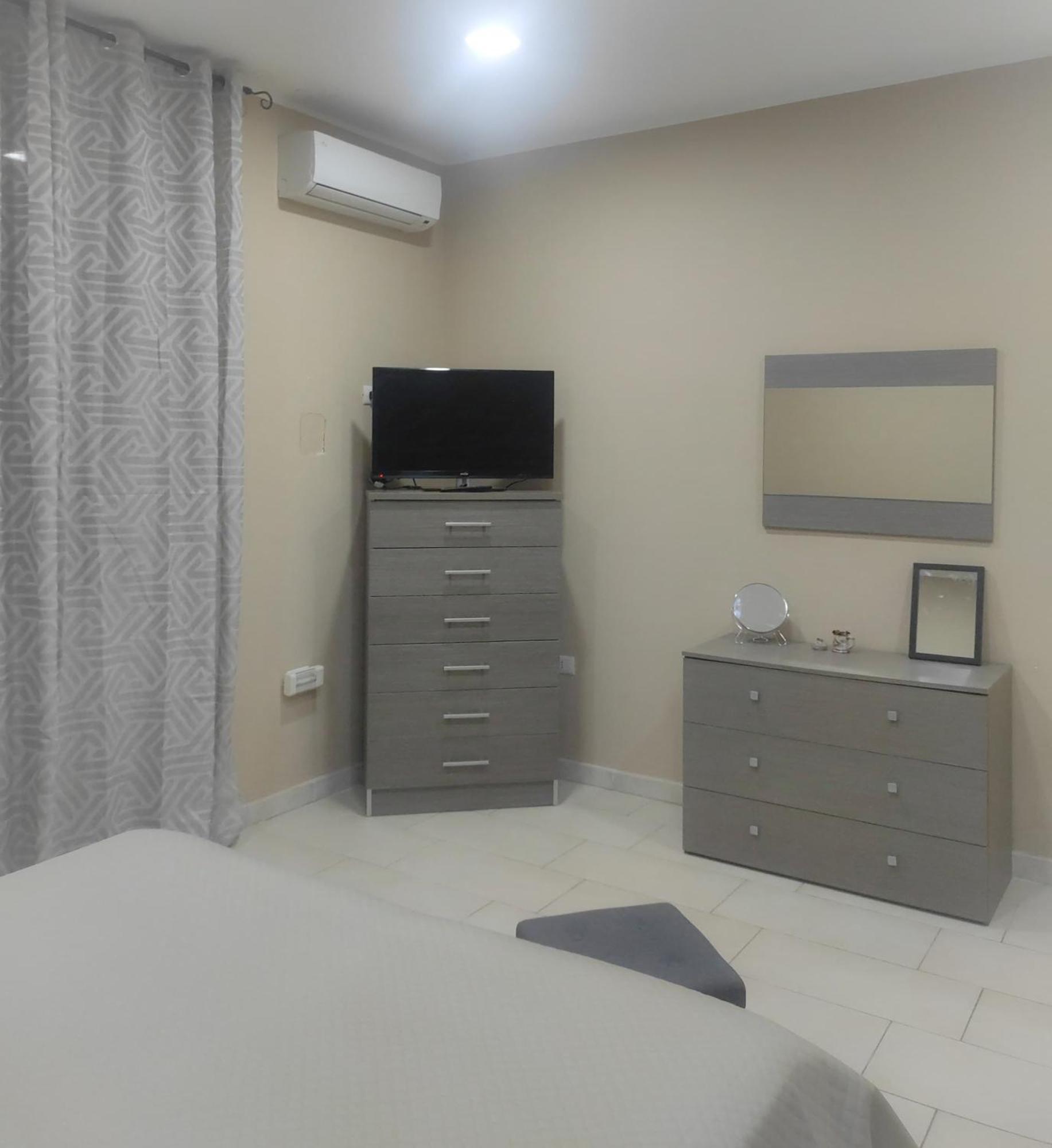 76 Avenue Suites Wi-Fi - Shuttle Reggio di Calabria Ngoại thất bức ảnh